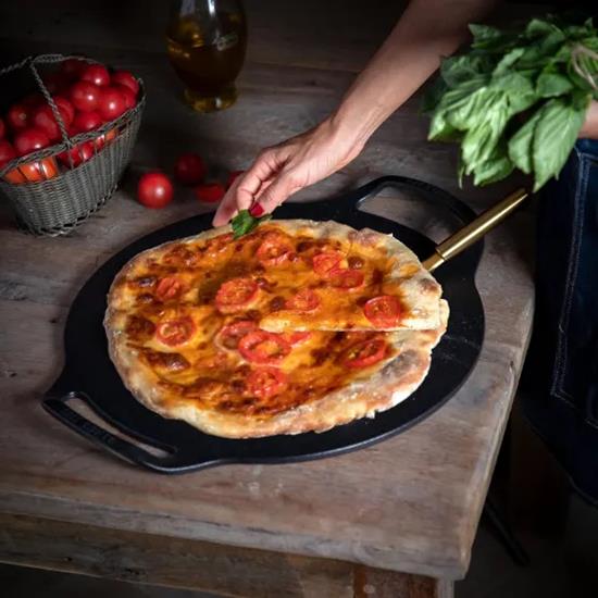 Victoria Cast Iron Pizza Pan Seasoned Kitchenique